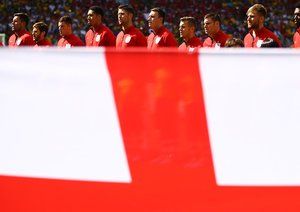 انگلستان|بازیکنان تیم ملی انگلستان در حال خواندن سرود ملی.