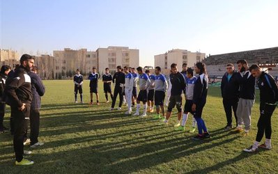 حاشیه‌های تمرین استقلال | استقلالی‌ها وزنه زدند / قلعه‌نویی پیگیر بیک‌زاده بود