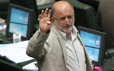 کمیسیون صنایع مجلس مخالف تحمیل نظر وزیر صنعت برای واگذاری استقلال و پرسپولیس به ایران‌خودرو و سایپاست