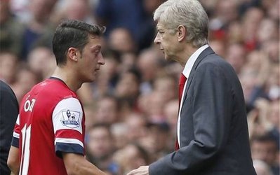 اوزیل: می‌خواهم در آرسنال بمانم/ با بایرن مونیخ مذاکره نکرده‌ام