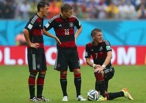 فیلیپ لام - شوانشتایگر- مسوت اوزیل