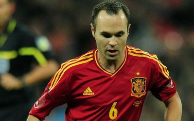 درخواست داور برای گرفتن لباس اسپانیا در بازی دوستانه!