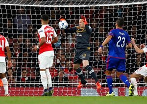 دیوید اوسپینا|آرسنال 2 - 3 المپیاکوس / لیگ قهرمانان