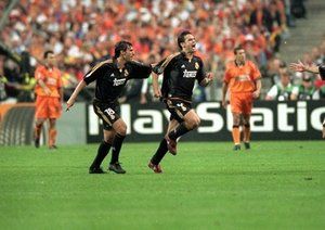 فرناندو مورینتس|3- فرناندو مورینتس (رئال مادرید 1997/98، 1999/00، 2001/02)