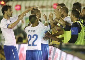 چیرو ایموبیلِ|جشن بازیکنان ایتالیا بعد از باز کردن دروازه فلومیننزه.