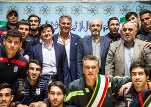 امیر حسین صادقی - هاشم بیک زاده - جواد نکونام - کارلوس کیروش - احسان حاج صفی - علیرضا حقیقی - حسین ماهینی