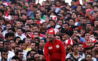 نامه انتقادی و تند کانون هواداران تراکتورسازی به فدراسیون فوتبال: فغانی قهرمانی را از تراکتورسازی گرفت/ چه کسی پاسخگوی هوادار فوت‌شده ماست؟