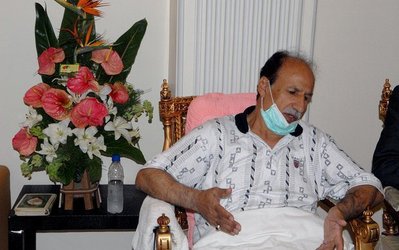 غلامحسین مظلومی: سرطان را از پا درمی‌آورم