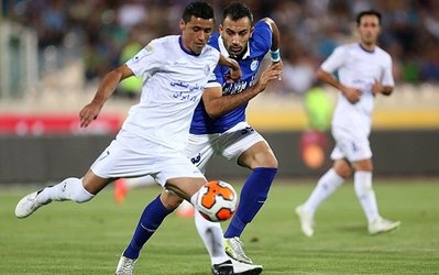 خنیفر یک جلسه محروم و 8 درصد از قراردادش کسر شد