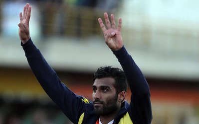 میداودی: نشان دادن عدد 4 فقط یک کری فوتبالی بود / امیدوارم پرسپولیس موفق باشد به جز بازی با استقلال!