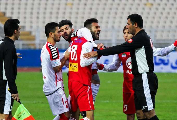 درگیری بین بازیکنان دو تیم