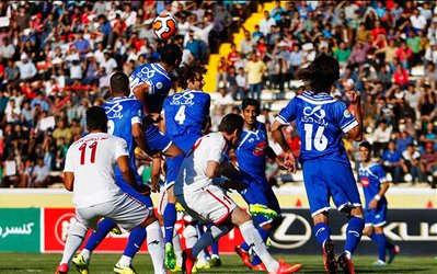 تساوی با استقلال دردی از ملوان دوا نمی کند/ زارع احساسی عمل کرد