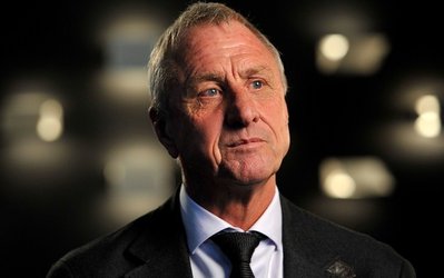 انتقاد کرویف از بارسا /مثلث مسی،‌ نیمار و سوارز بارسلونا را بیش از حد فردگرا می‌کند