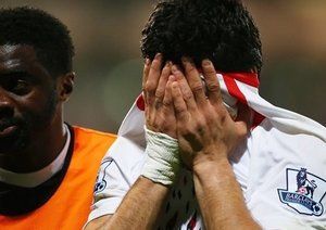 لوییز سوارز|سوارز از شدت ناراحتی نتیجه بازی جلوی صورتش را با دستانش گرفت.