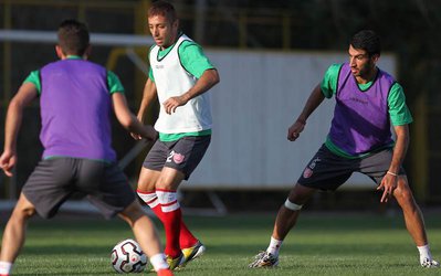 خوردبین:  هنوز در مورد ماهینی به باشگاه چیزی ابلاغ نشده است