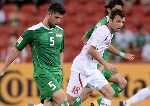 تقابل دو بازیکن بر سر توپ|عراق 1 - 0 اردن / جام ملت های آسیا 2015