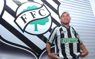 گابریل در آستانه عقد قرارداد / هافبک برزیلی پرسپولیس در تست پزشکی نمره قبولی گرفت