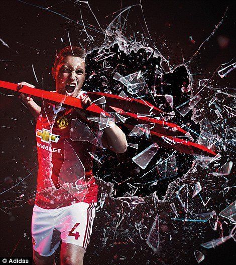 Manchester United - New Kit - 2015-2016- 06.jpg