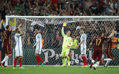 نگاهی به عملکرد سه‌شیرها برابر روسیه / از اشتباه بزرگ هاجسون تا اعصاب آرام روس ها