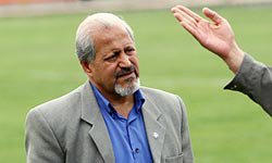 فنایی: قلعه‌نویی نباید اشخاص را مقابل هواداران تیمش قرار دهد