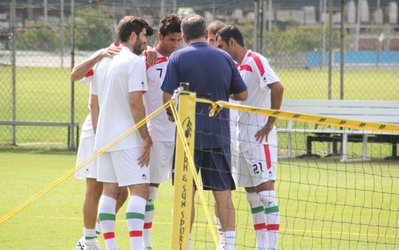 اجرای برنامههای تاکتیکی تیم ملی / خبرنگاران ایرانی دقایقی از تمرین را دیدند