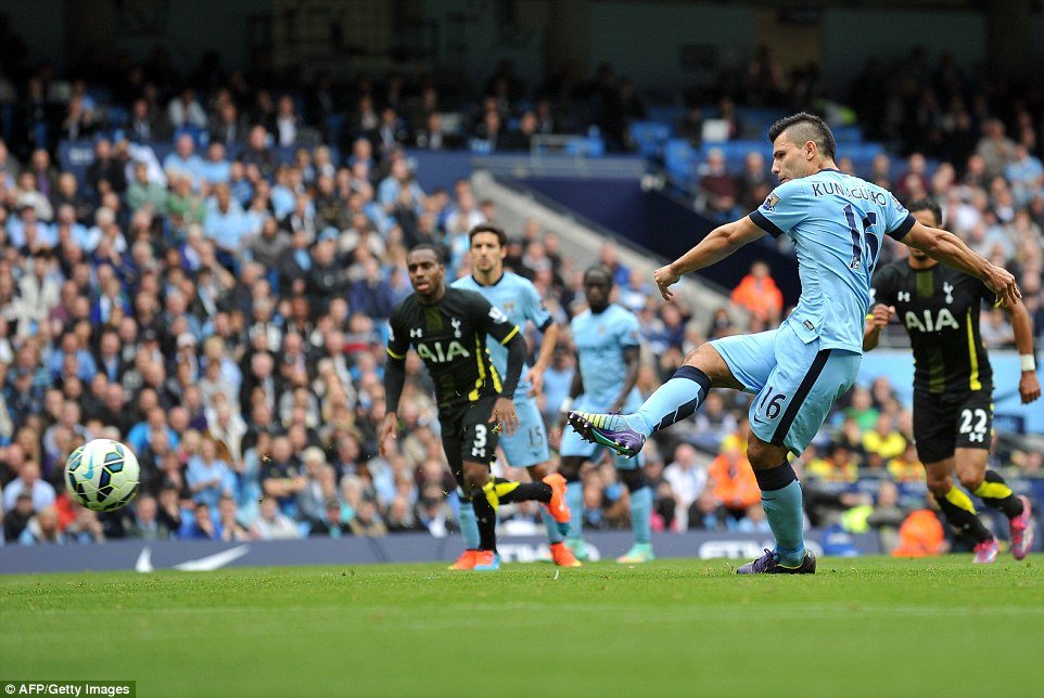 1413634477795_wps_10_Manchester_City_s_Argenti.jpg