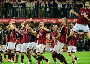 آث میلان|خوشحالی میلانی ها بعد از پیروزی مقابل حریف سنتی خود اینتر