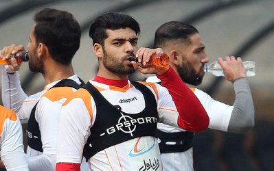 سوژه روز | تماس آقای گل با وکیلش: کمک کن!