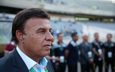 مظلومی‌: استقلال به داور و دست‌های پشت پرده نیاز ندارد / باید بهترین خط حمله لیگ را حفظ کنیم