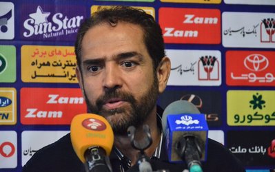 خبرنگاران به دليل عدم حضور فيروز كريمي، نشست خبری ملوان - استقلال را تحريم كردند