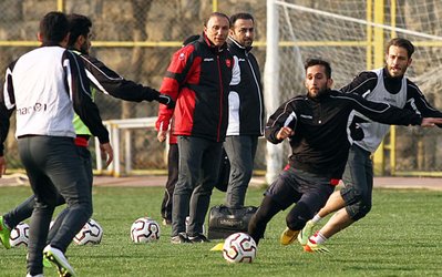 غیبت مجدد عبدی در درفشی‌فر/ کریم باقری تماشاگر دیدار دوستانه پرسپولیس