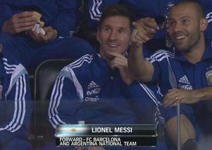 تیم ملی آرژانتین در حال تماشای بسکتبال NBA|None