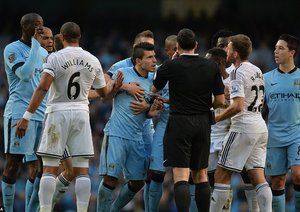 سرخیو آگرو|منچستر سیتی 2 - 1 سوانسی / لیگ جزیره