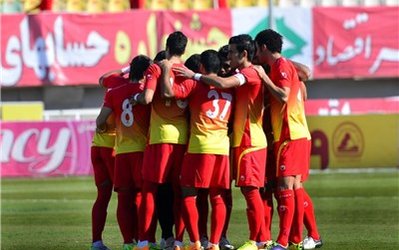 پرسپولیس صعود کرد، استقلال سقوط؛ فولاد در صدر ماند