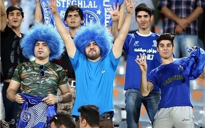 حاشیه‌های استفلال - نفت | تشویق فروزان پس از گل خوردن در ثانیه 40/ ناهماهنگی در اجرای مراسم ابتدای بازی