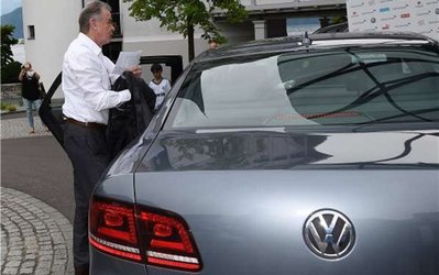 سوئیسی‌ها و خودروهای لوکس‌شان! + تصویر