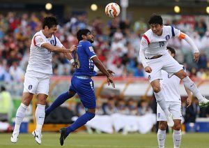 تقابل دو بازیکن|کویت 0 - 1 کره جنوبی / جام ملت های آسیا