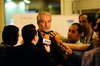 قرعهکشی لیگ برتر | کفاشیان: آنقدر کیروش را حرص و جوش میدهیم تا عزای همسر سابقش را فراموش کند! / انگلیسیها استبداد دارند اما ما آزادی داریم!
