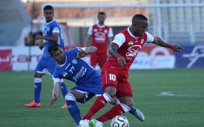 لیگ برتر | تراکتور 1 - گسترش فولاد 1 / برادركشی در تبريز، قهرمانی شاگردان تونی را به خطر انداخت