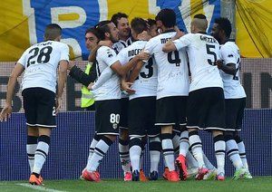 شادی بازیکنان پارما|پارما 1 - 0 یوونتوس / سری آ