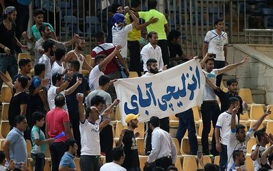 حاشیه نفت - ملوان | حمله هواداران ملوان به جلال حسینی