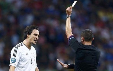 تأکید دوباره رییس یوفا بر ایده استفاده از کارت سفید در مسابقات