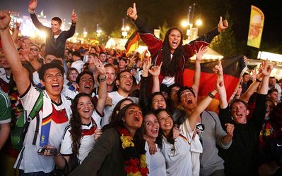 سوژه روز | آمار طرفداران مانشافت بالا رفت / هجوم گلوری‌هانترها