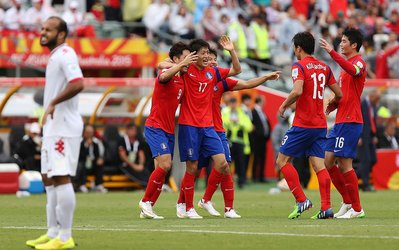 جام ملت‌های آسیا 2015 | کره جنوبی 1 - عمان 0 / چشم‌بادامی‌ها به سختی از سد مردان دریای عمان گذشتند + چیدمان دوتیم و خلاصه بازی