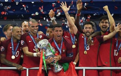 یک مربی ایرانی مدعی شد: مافیای بین‌المللی، پرتغال را قهرمان اروپا کرد! / قهرمانی استقلال خوزستان حاصل فشار بنگاه‌های شرط‌بندی بود / فرانسه چون پول نداشت به مافیا بدهد فینال را باخت! 