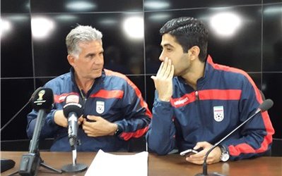 گریه مترجم کی‌روش هنگام ترجمه صحبت‌های سرمربی تیم ملی