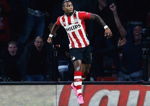 لوسيانو نارسینگ|پی. اس. وی آیندهوون 2 - 1 منچستر یونایتد / لیگ قهرمانان