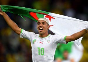 سوفيان فیغولی|جشن بازیکنان تیم ملی الجزایر بعد از صعود به مرحله بعد.