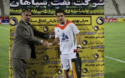 نقل و انتقالات | سرانجام حاتمی با پرسپولیس ثبت کرد