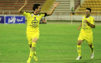 عزتی: پیشنهاد پرسپولیس اغوا کننده است / دوست دارم نفتی بمانم